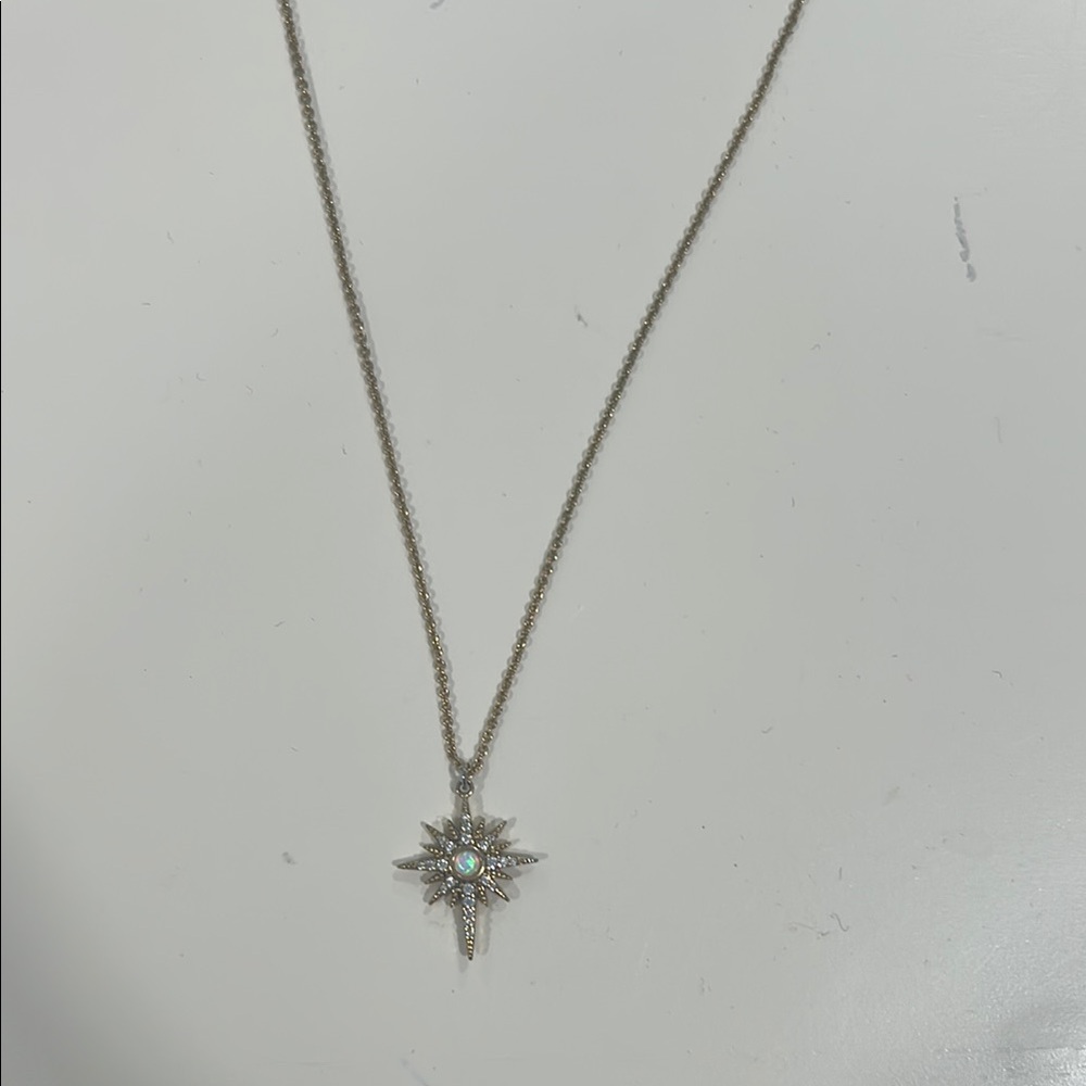 Elegant Gold Star Pendant Necklace
